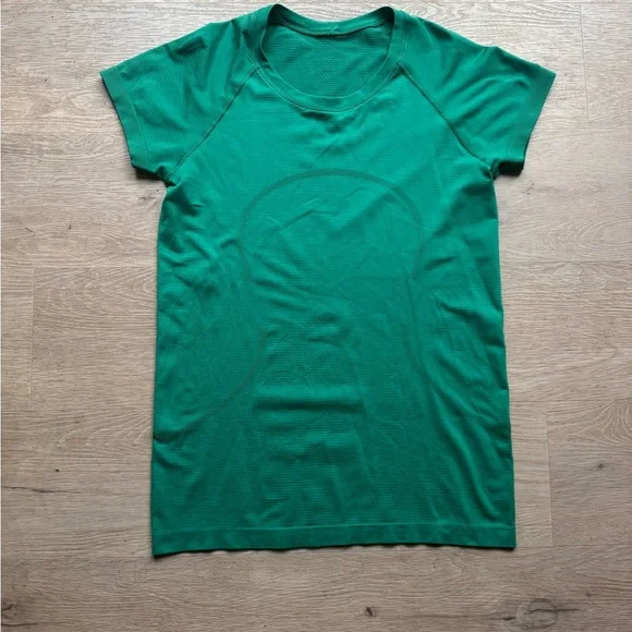 Lululemon Swiftly Tech Short Sleeve Shirt 2.0 Hip Length Size 10 Cascadia Green - Picture 2 of 4
